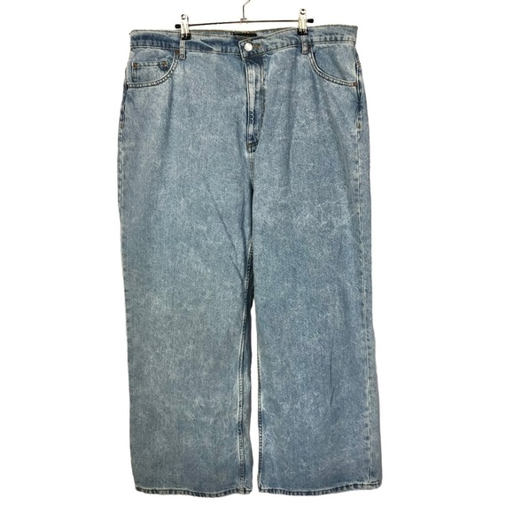 ASOS Design Curve High Rise Relaxed Fit Dad Light Wash Jeans 16 - Picture 2 of 5